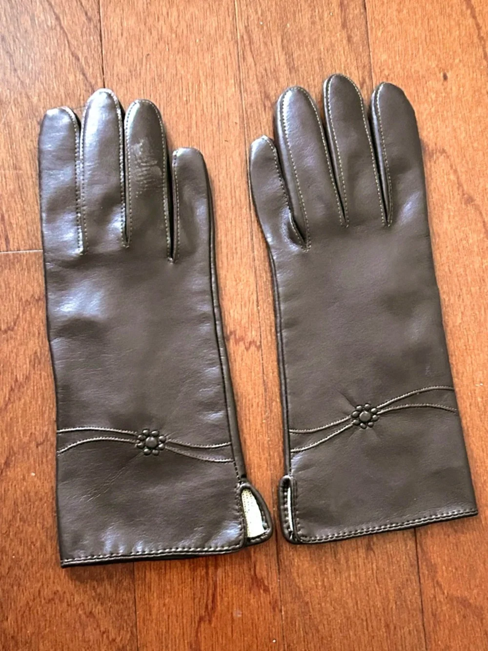 Vynl Driving Gloves Brown Size B (Medium) 7.5-8.5